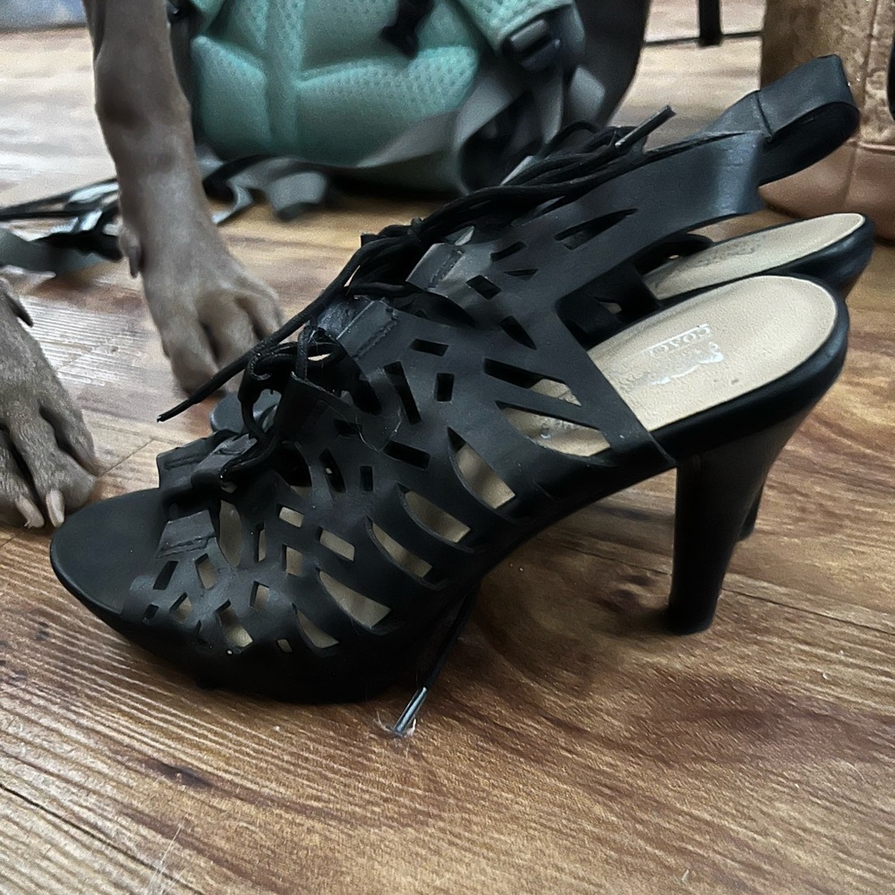 Heels - Picture 2 of 2